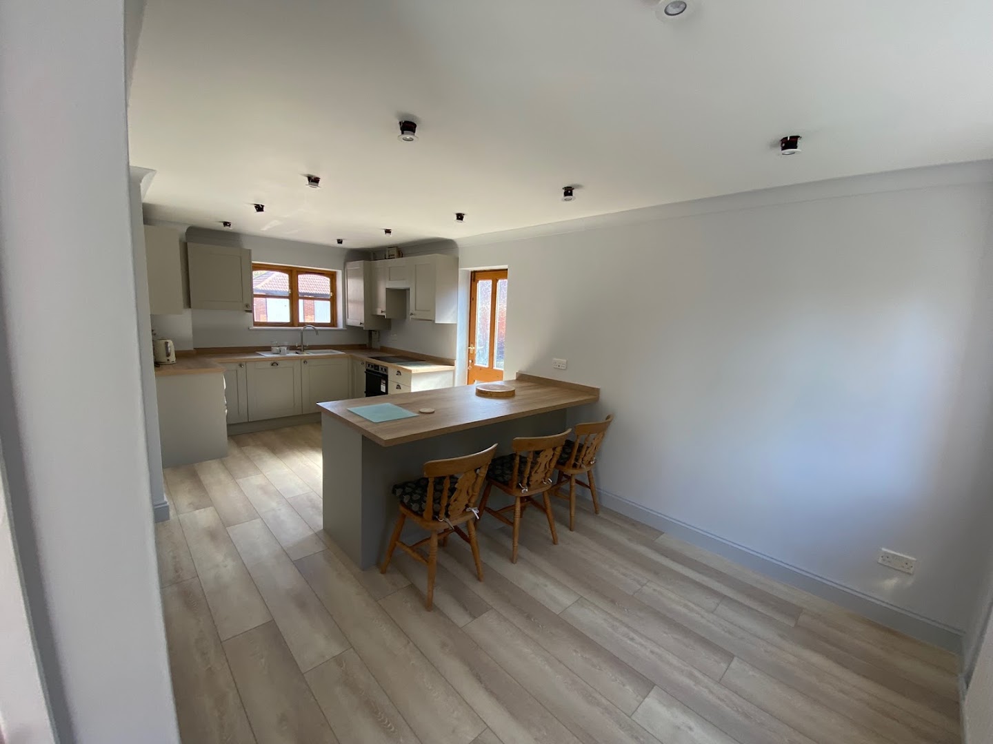 Remarkable Tiling & Painting — Photos 7